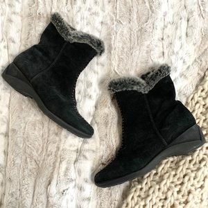 Sporto Black Suede Insulated Fur Trim Winter Boots